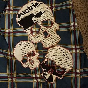 Skull design mens board shorts  sz 36. NWOT